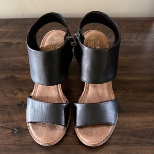 Toms Majorca Leather Cutout Sandals 6M